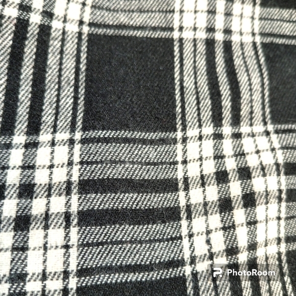 SHEIN Curve Plus Oversized Plaid Button Up Blouse. Size 3XL - Picture 10 of 13